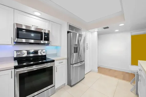 600 Parkview Drive Hallandale Beach FL 33009