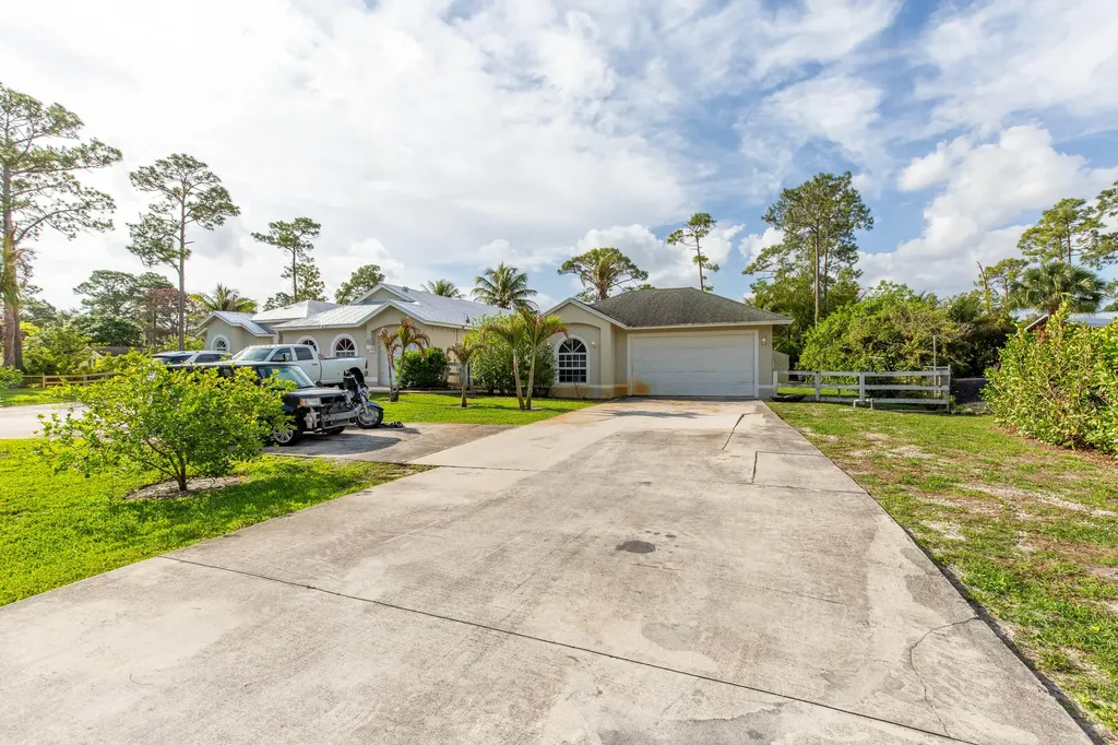 13428 N 87th Street Street N The Acreage FL 33412