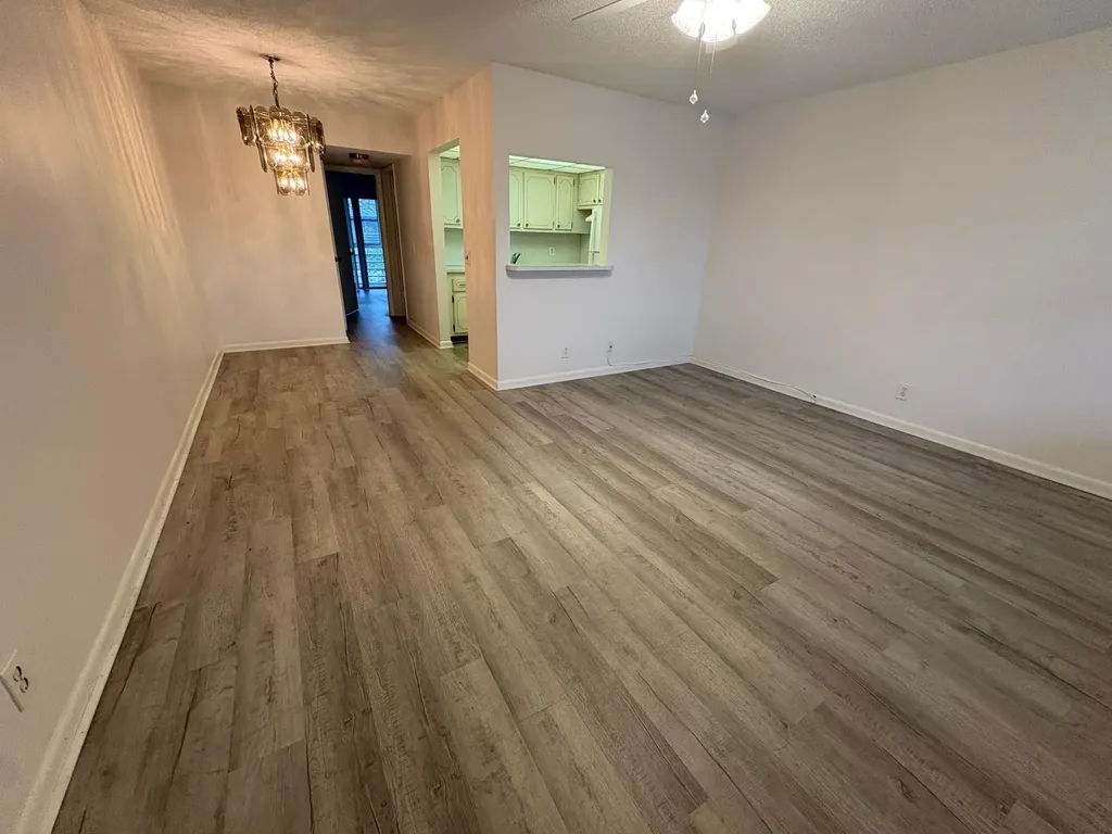 151 Canterbury F West Palm Beach FL 33417