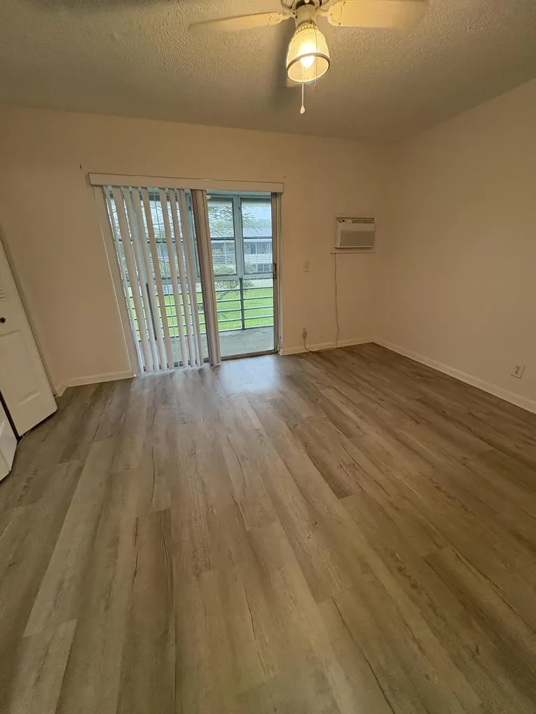 151 Canterbury F West Palm Beach FL 33417