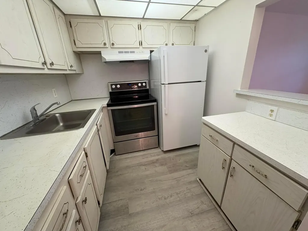 151 Canterbury F West Palm Beach FL 33417