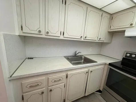 151 Canterbury F West Palm Beach FL 33417