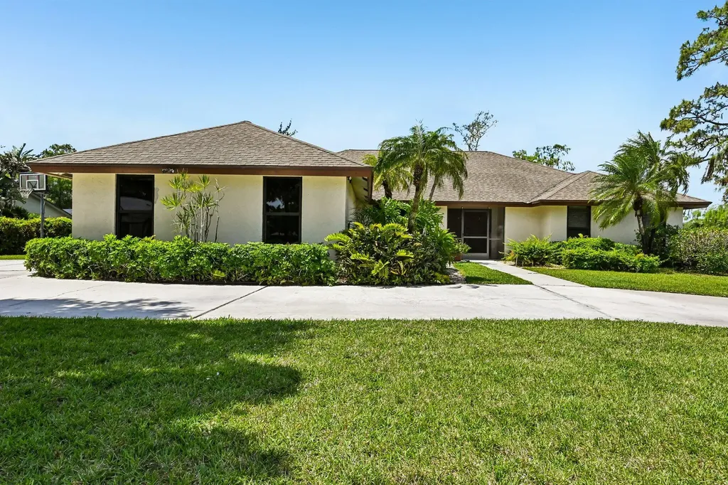 15220 Cedar Bluff Place Wellington FL 33414