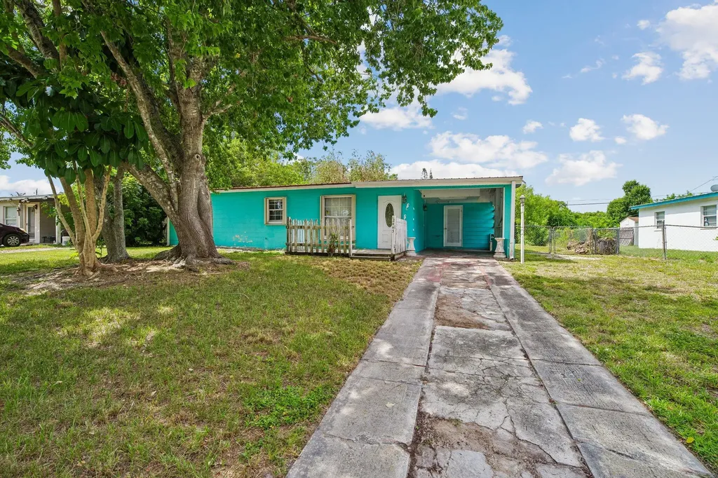 2443 2nd Place SW Vero Beach FL 32962