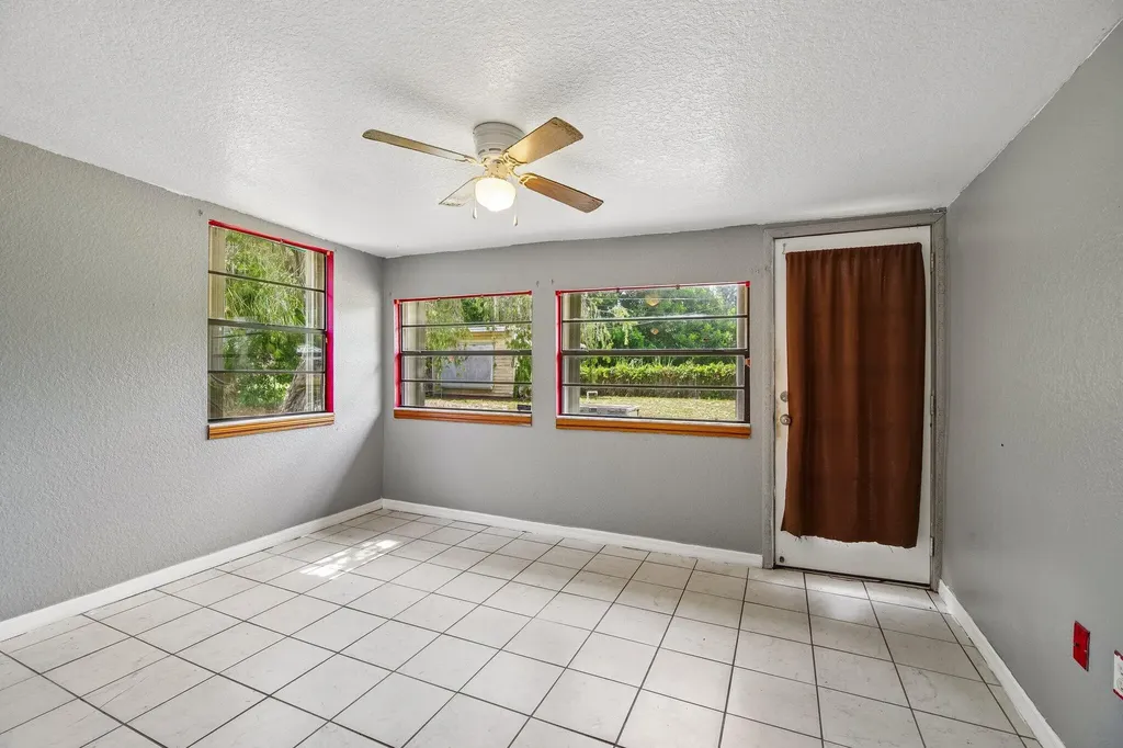 2443 2nd Place SW Vero Beach FL 32962