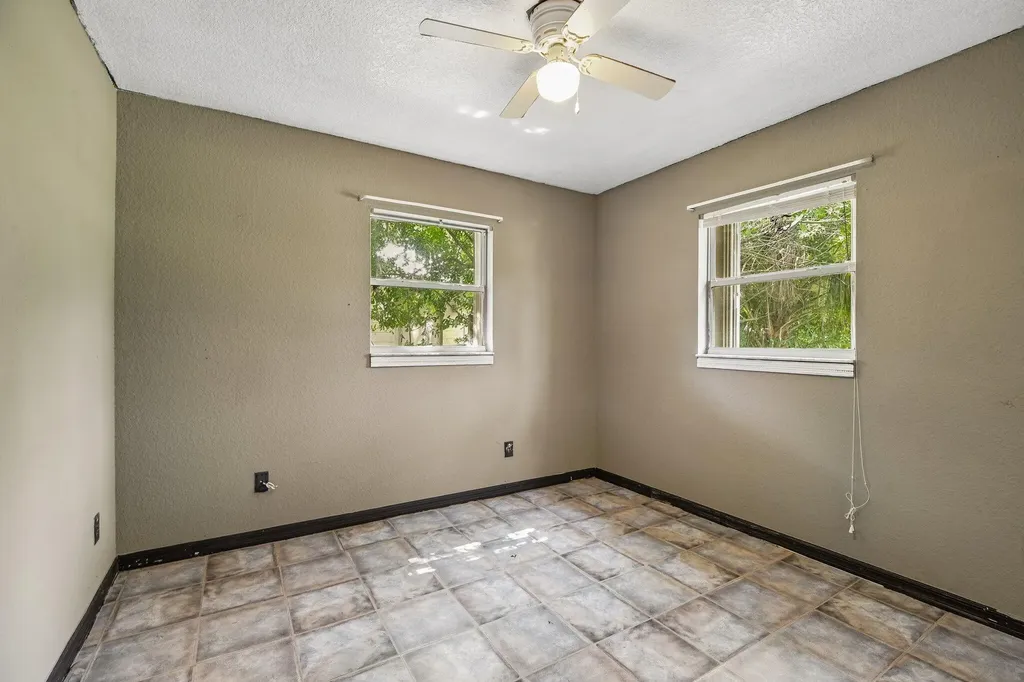 2443 2nd Place SW Vero Beach FL 32962