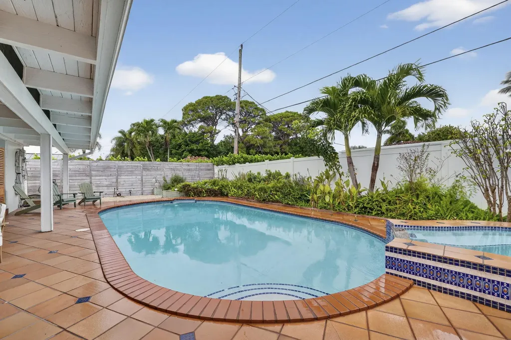 903 SW 28th Avenue Boynton Beach FL 33435