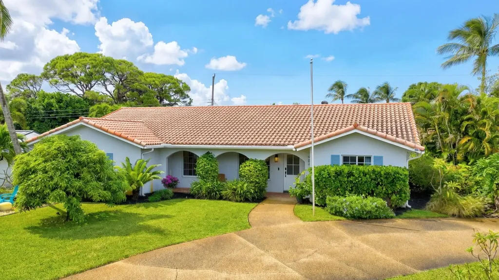 903 SW 28th Avenue Boynton Beach FL 33435