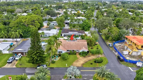 903 SW 28th Avenue Boynton Beach FL 33435
