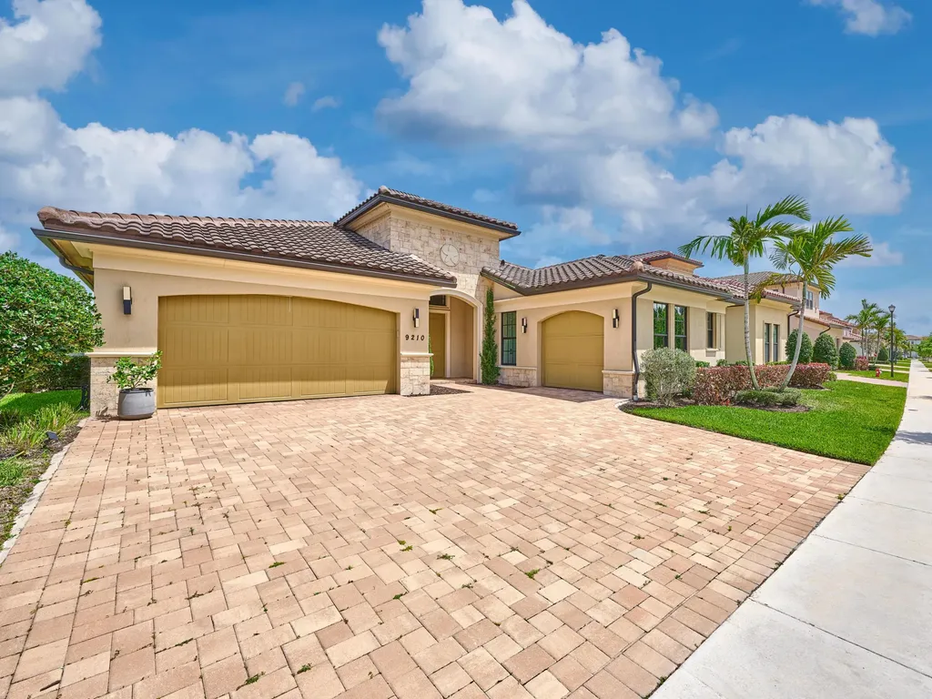9210 W Parkland Bay Trail Parkland FL 33076