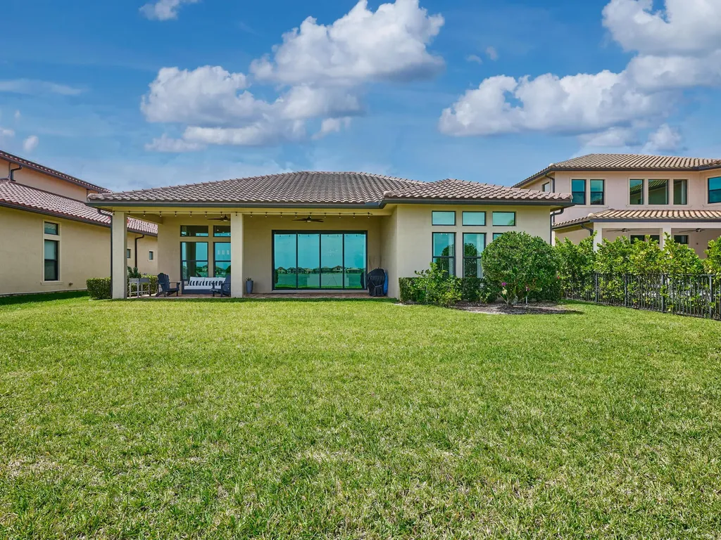 9210 W Parkland Bay Trail Parkland FL 33076