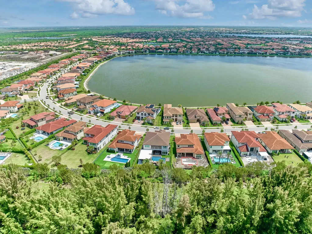 9210 W Parkland Bay Trail Parkland FL 33076