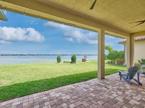 9210 W Parkland Bay Trail Parkland FL 33076