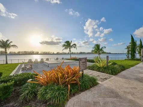 9210 W Parkland Bay Trail Parkland FL 33076