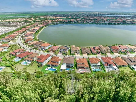9210 W Parkland Bay Trail Parkland FL 33076