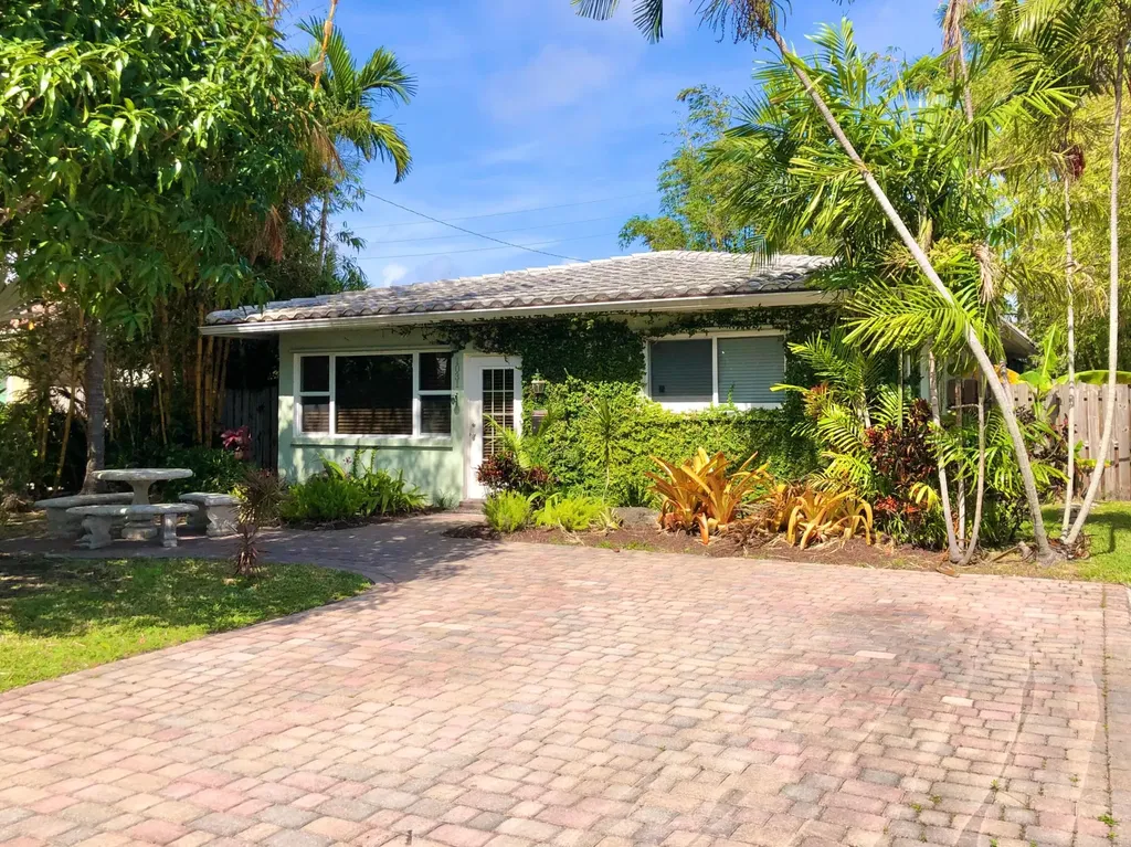 1031 Lincoln Street Hollywood FL 33019