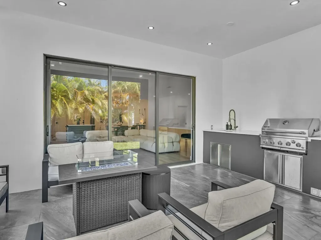 913 NE 15th Street Fort Lauderdale FL 33304