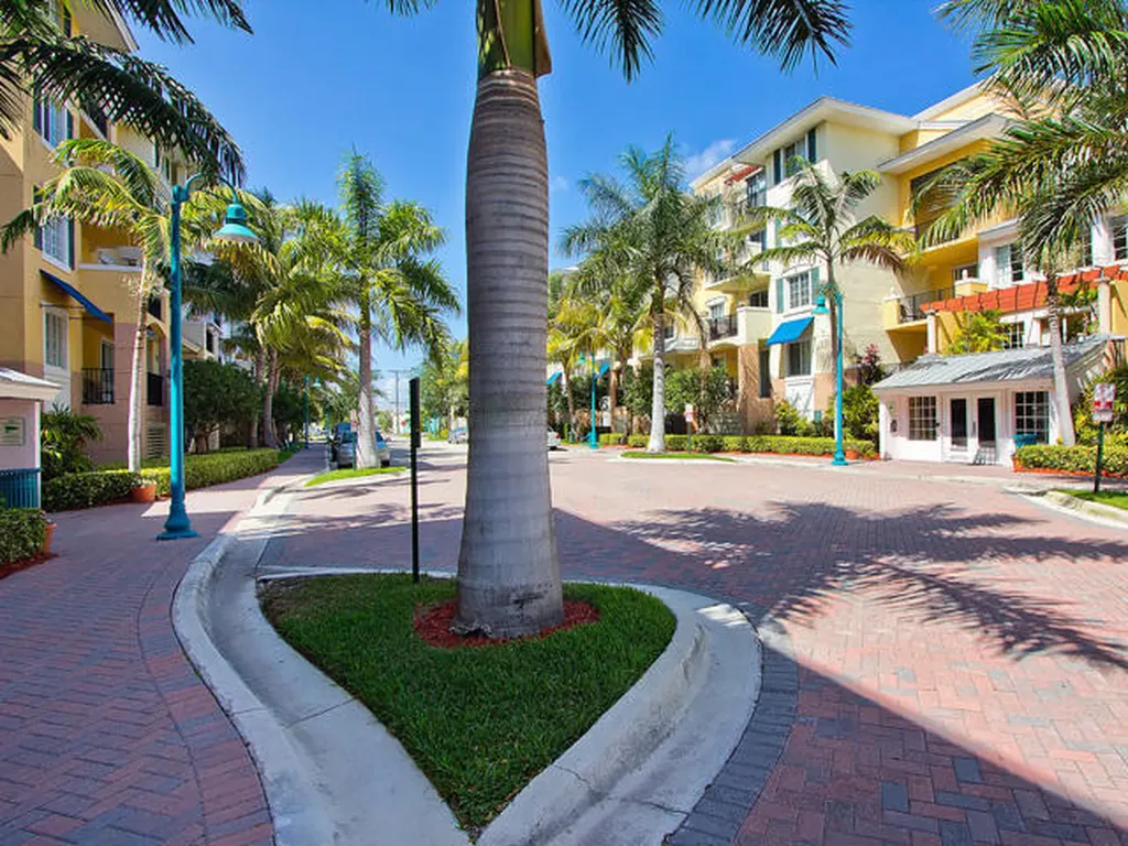 250 NE 3rd Avenue Delray Beach FL 33444