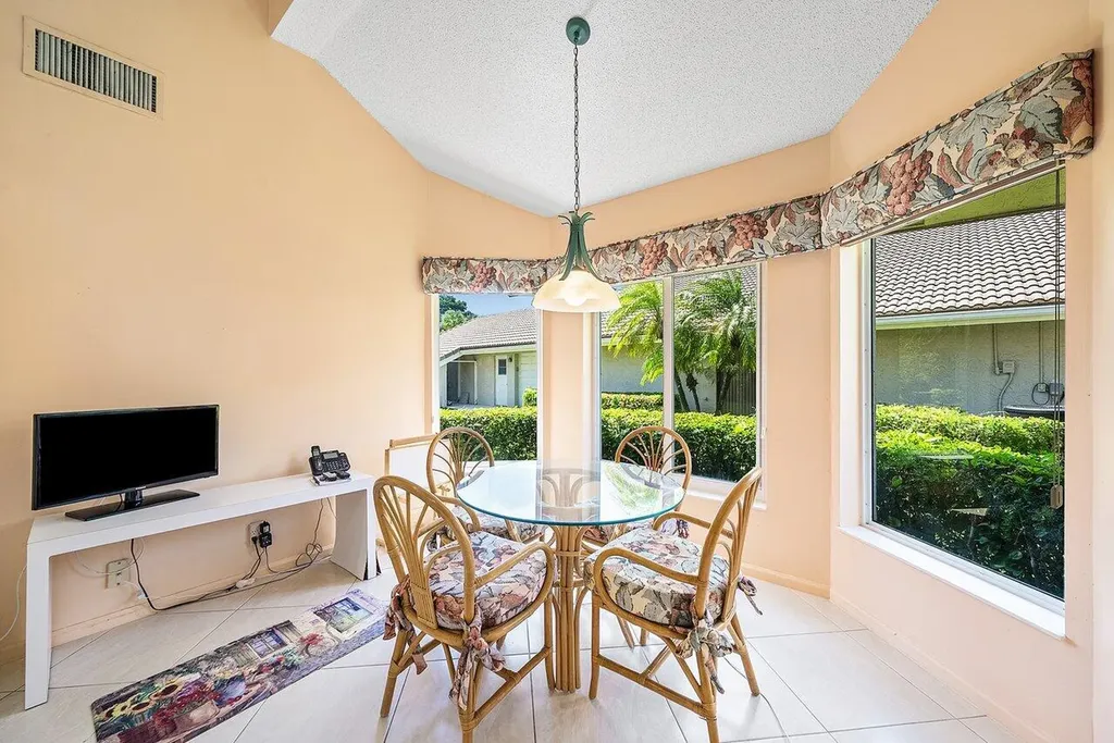 10215 Boca Woods Lane Boca Raton FL 33428