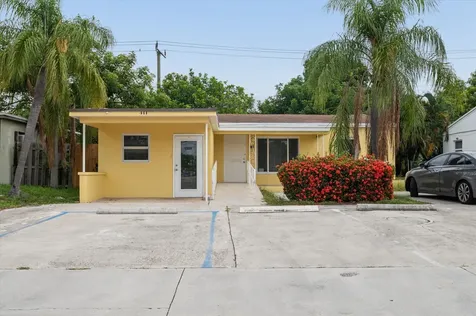 411 E Commercial Boulevard Oakland Park FL 33334