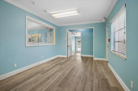 411 E Commercial Boulevard Oakland Park FL 33334
