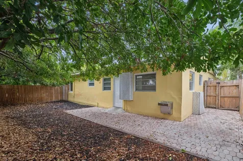 411 E Commercial Boulevard Oakland Park FL 33334