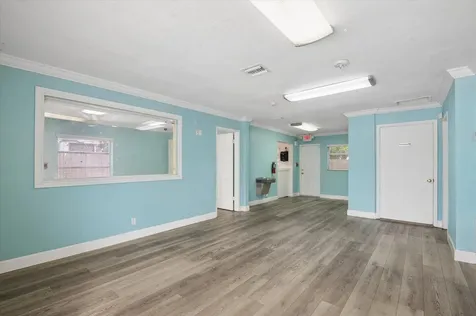 411 E Commercial Boulevard Oakland Park FL 33334