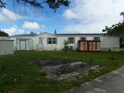 89 S Stuart Circle Greenacres FL 33463