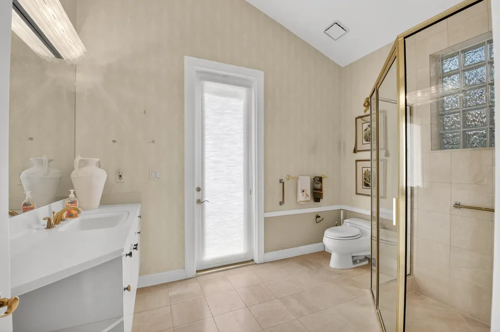 21650 Frontenac Court Boca Raton FL 33433