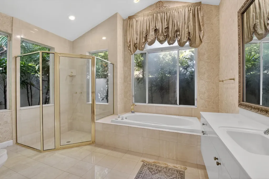 21650 Frontenac Court Boca Raton FL 33433