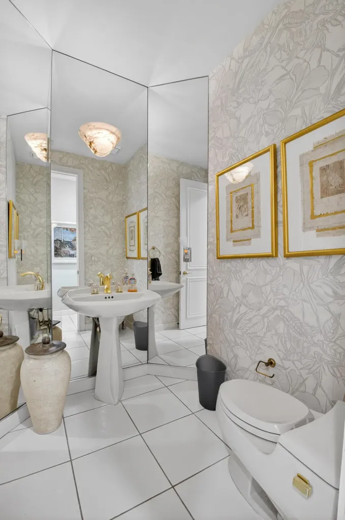 21650 Frontenac Court Boca Raton FL 33433