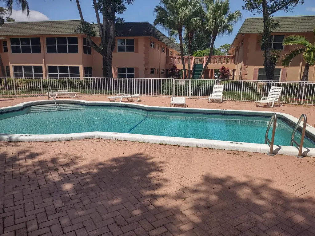770 SE 2nd Avenue Deerfield Beach FL 33441