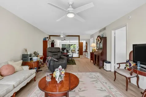 3050 Presidential Way West Palm Beach FL 33401