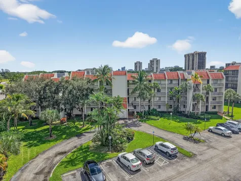 3050 Presidential Way West Palm Beach FL 33401