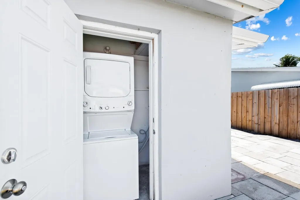 271 NE 57th Court Oakland Park FL 33334