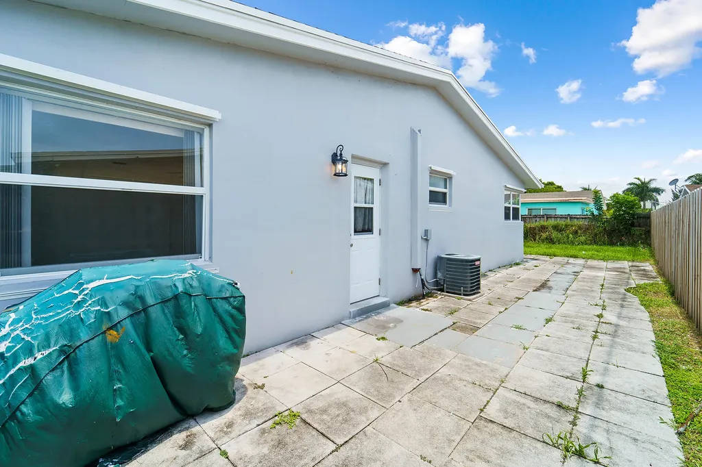 271 NE 57th Court Oakland Park FL 33334