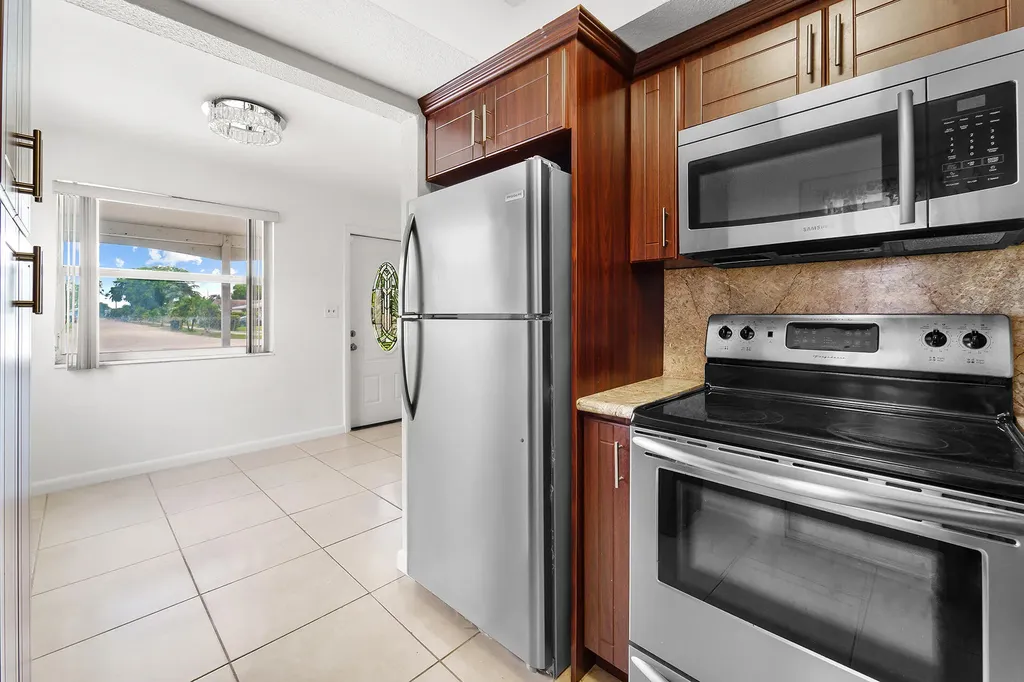 271 NE 57th Court Oakland Park FL 33334