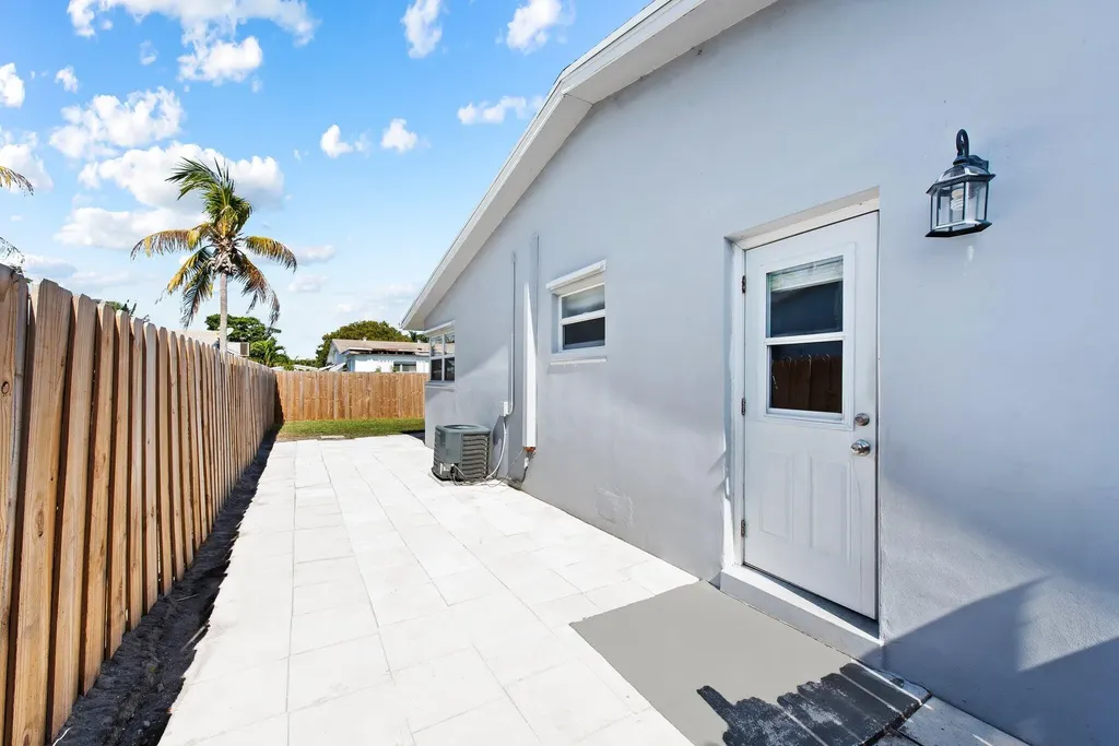 271 NE 57th Court Oakland Park FL 33334