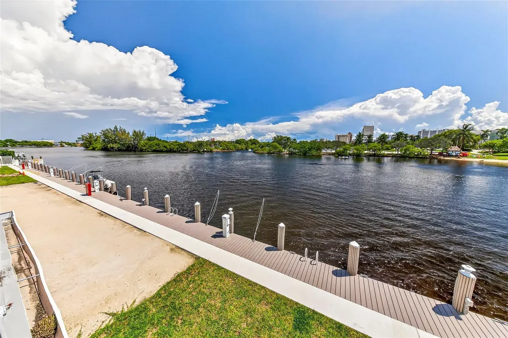 1160 N Federal Highway Fort Lauderdale FL 33304
