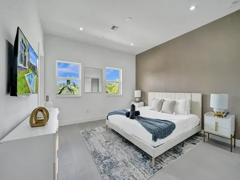 1220 NE 15th Avenue Fort Lauderdale FL 33304