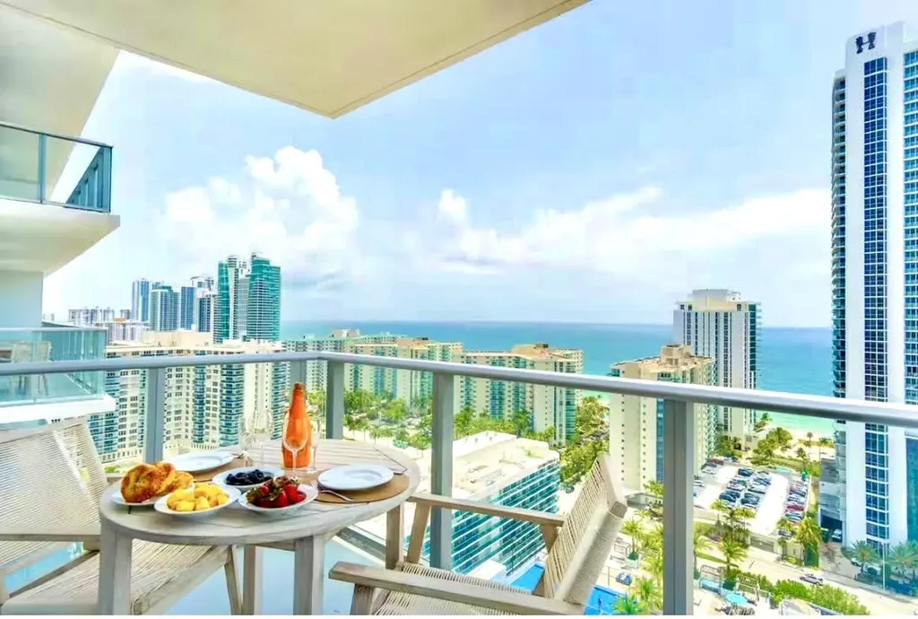 4010 S Ocean Drive Hollywood FL 33019