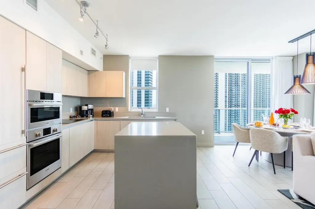4010 S Ocean Drive Hollywood FL 33019