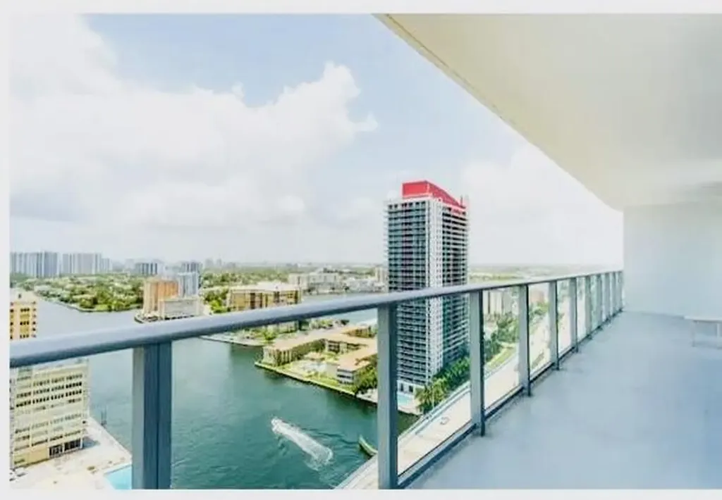 4010 S Ocean Drive Hollywood FL 33019