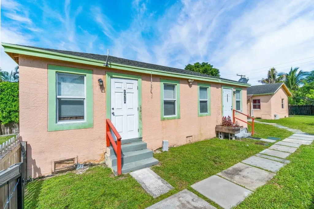 320 Swain Boulevard Greenacres FL 33463