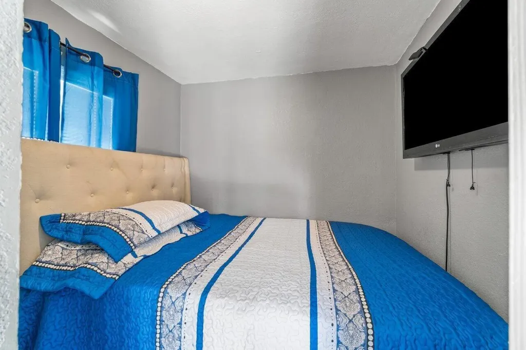 320 Swain Boulevard Greenacres FL 33463