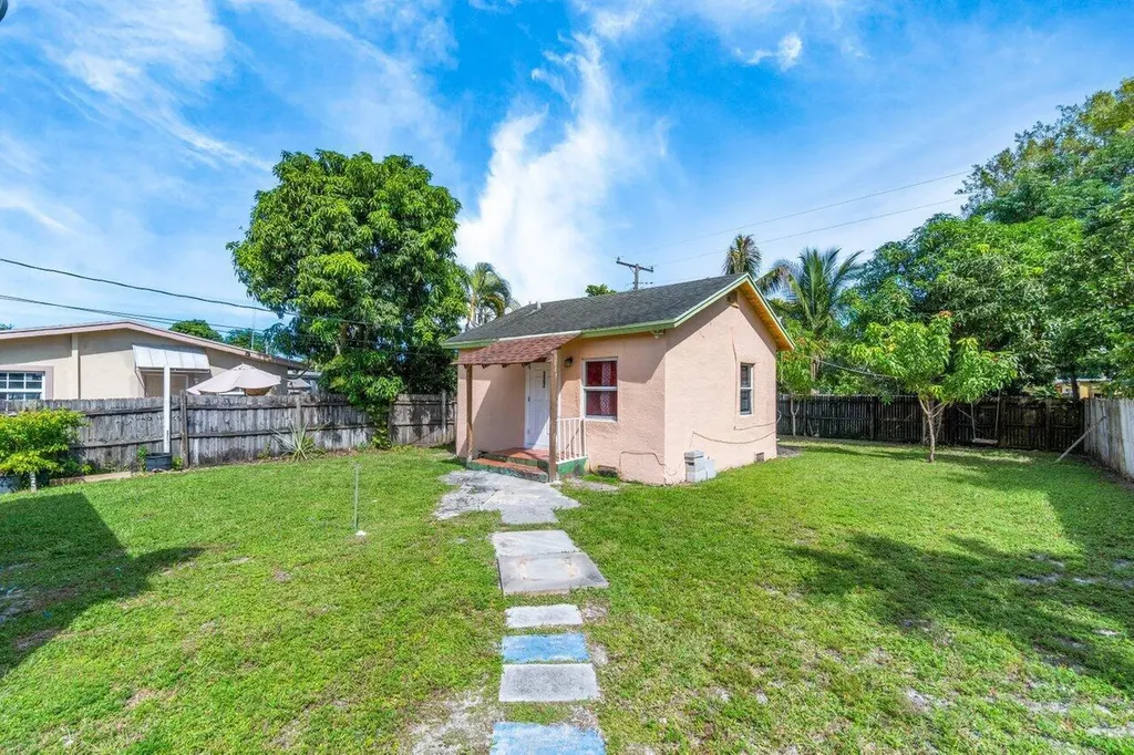 320 Swain Boulevard Greenacres FL 33463