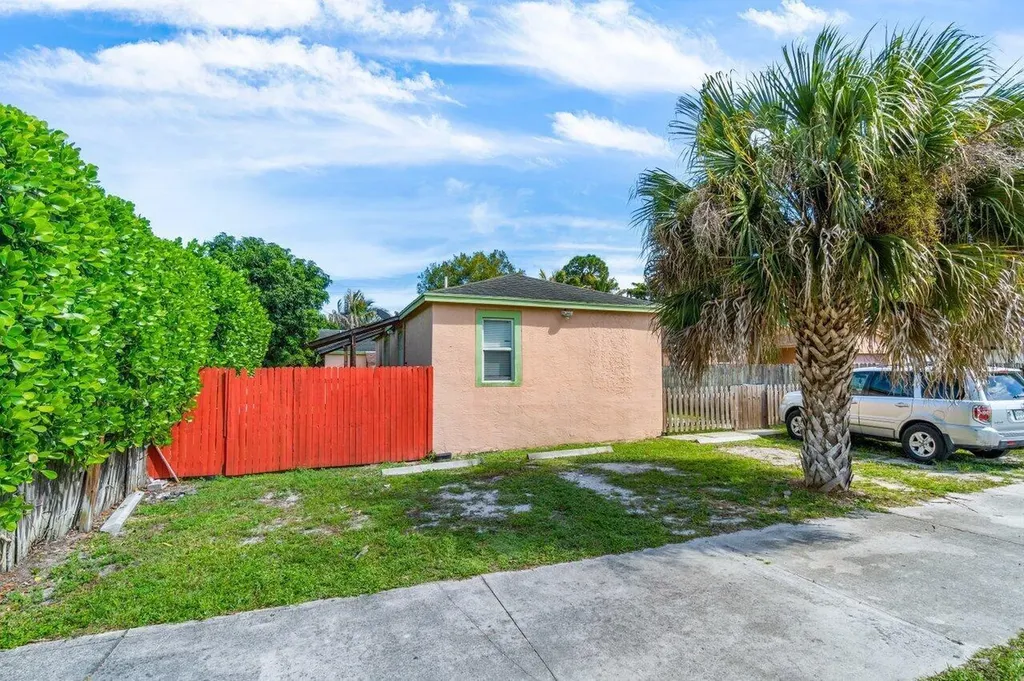 320 Swain Boulevard Greenacres FL 33463