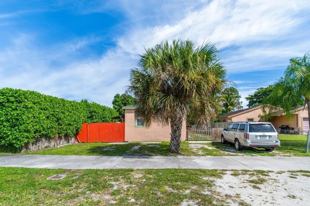 320 Swain Boulevard Greenacres FL 33463