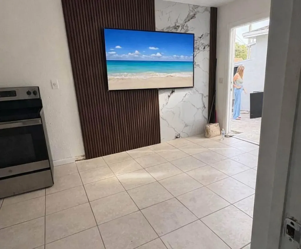 136 N 24th Avenue Hollywood FL 33020