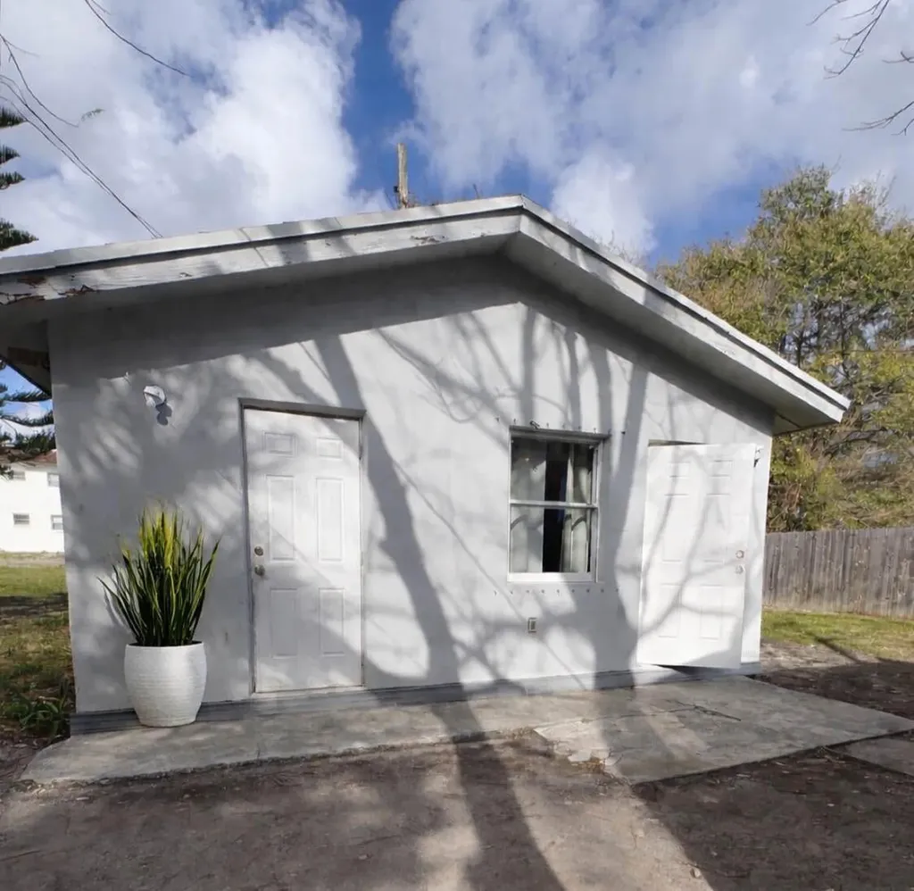 136 N 24th Avenue Hollywood FL 33020